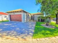  of property in Magalieskruin