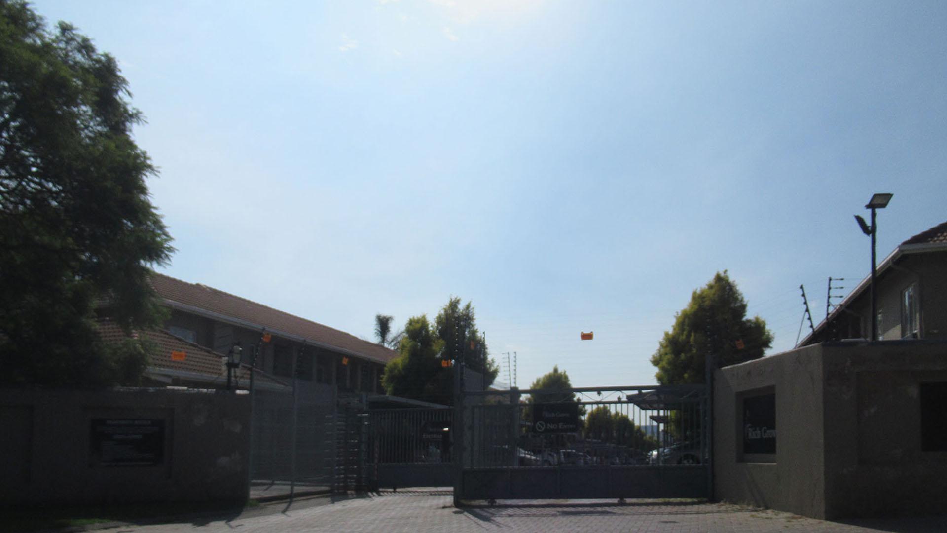 Front View of property in Eden Glen