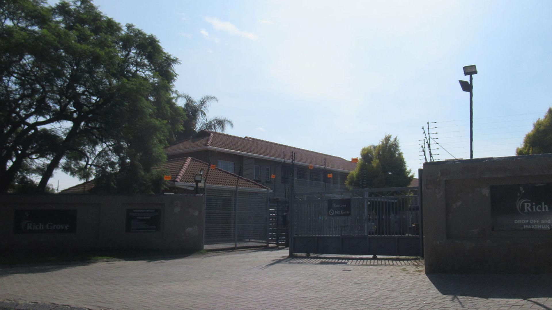 Front View of property in Eden Glen