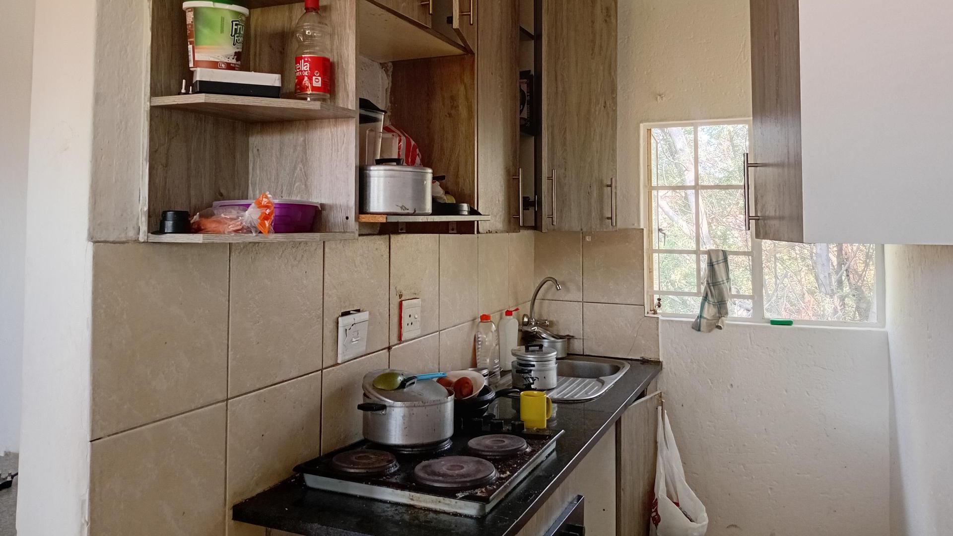 Kitchen of property in Eden Glen