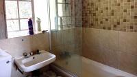 Bathroom 1 of property in Eden Glen