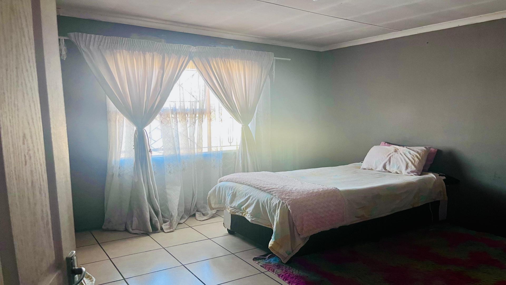 Bed Room 1 of property in Likole