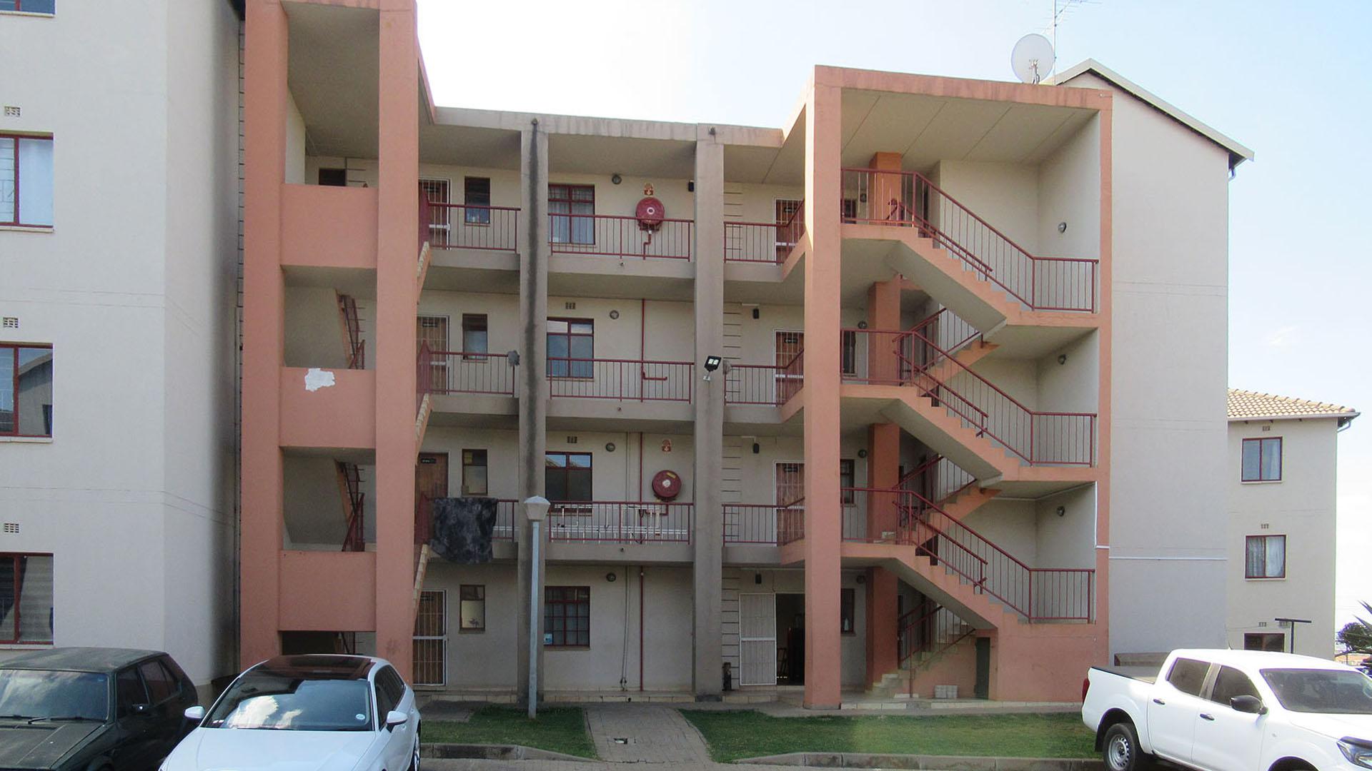 Front View of property in Jabulani