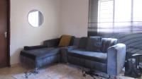 Lounges - 16 square meters of property in Jabulani