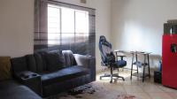 Lounges - 16 square meters of property in Jabulani