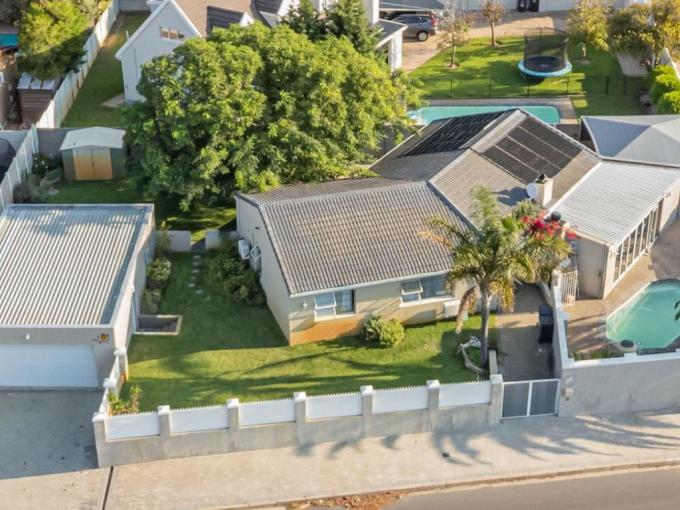 3 Bedroom House for Sale For Sale in Flamingo Vlei - MR708763