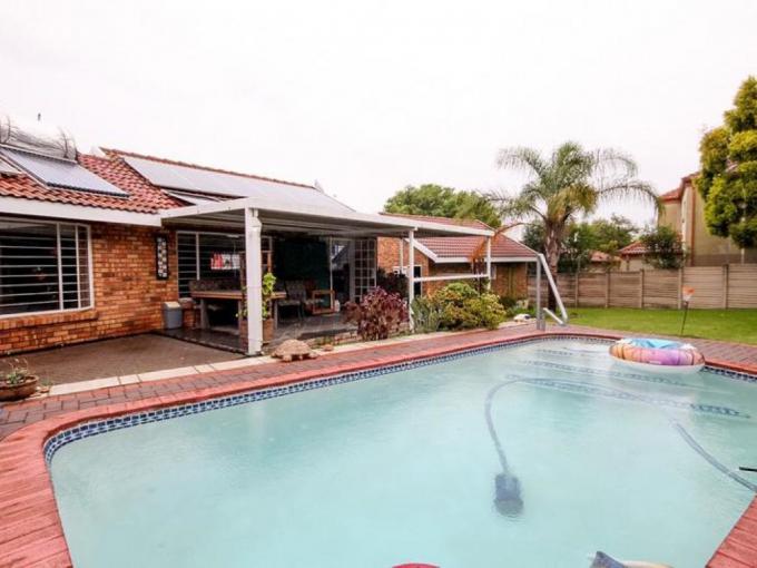 3 Bedroom House for Sale For Sale in The Reeds - MR708769