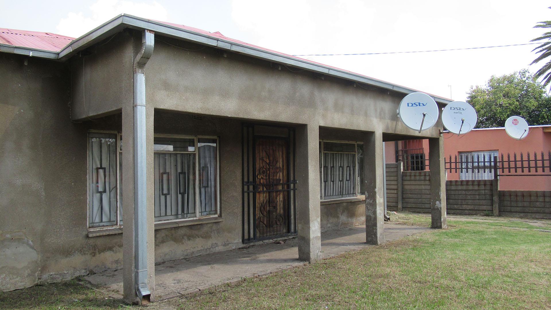 Front View of property in Vereeniging