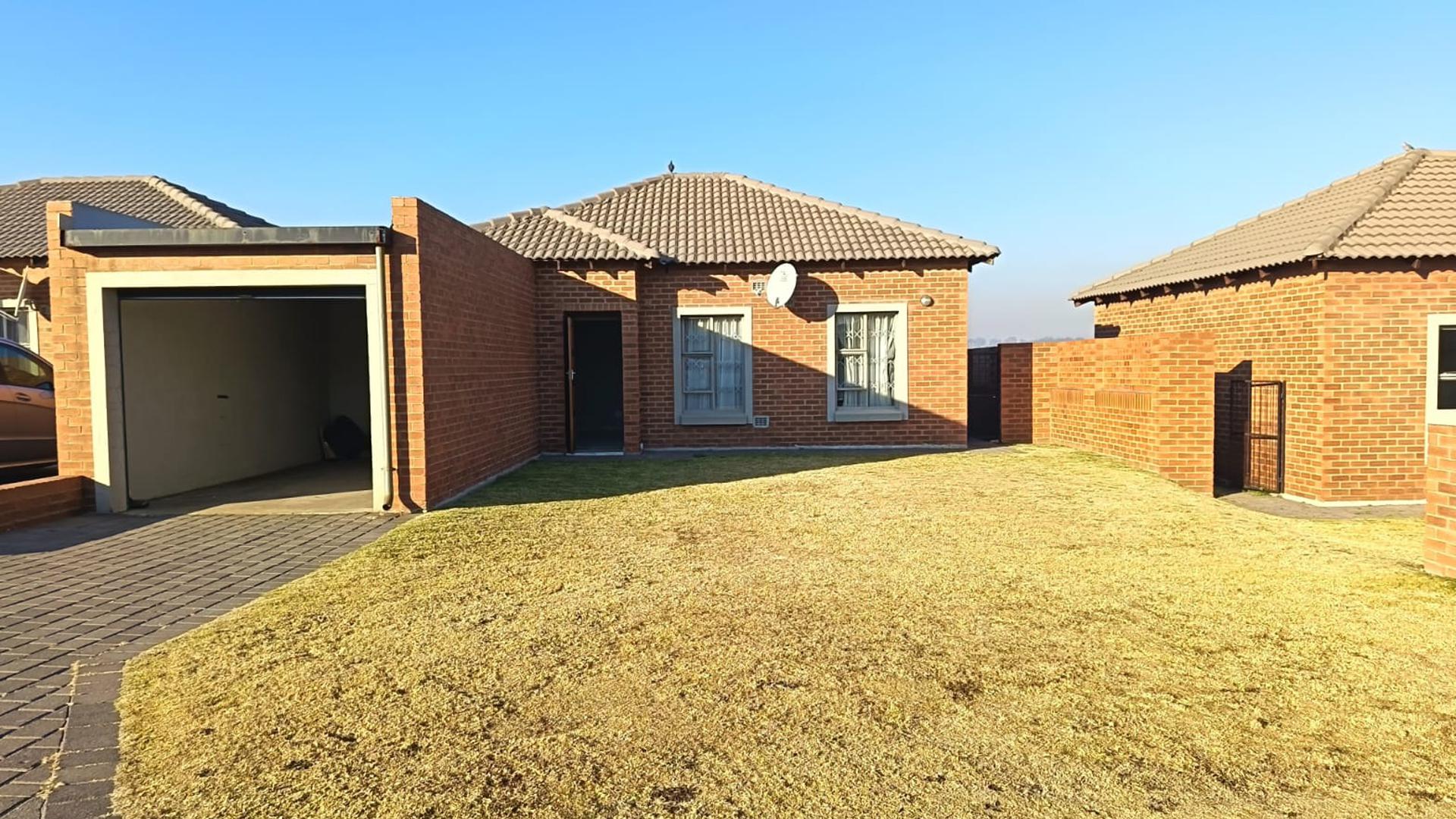 Front View of property in Terra Nova