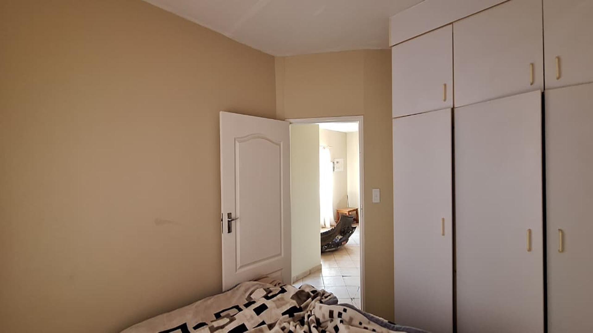 Bed Room 2 - 10 square meters of property in Randfontein