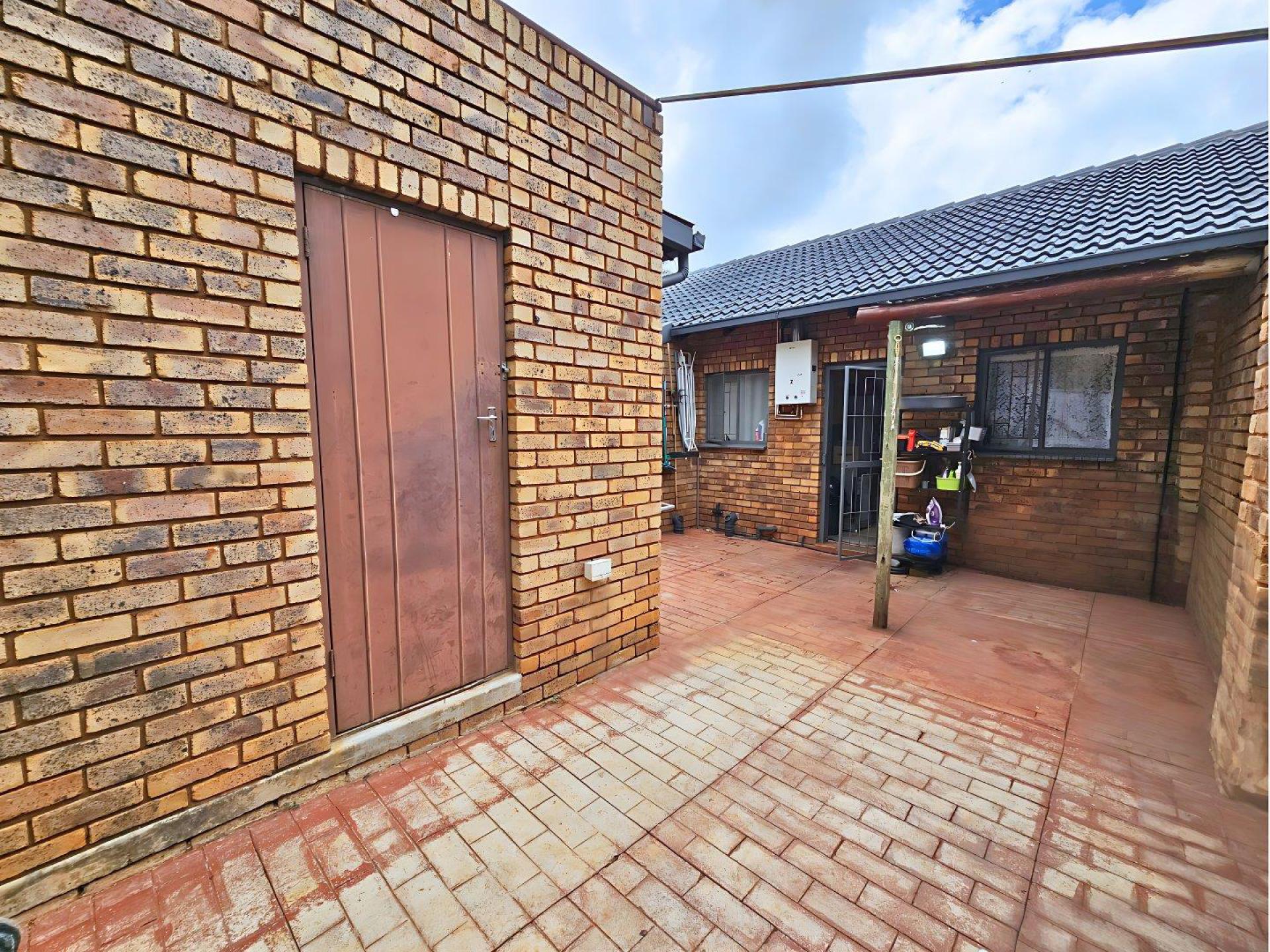  of property in Doornpoort