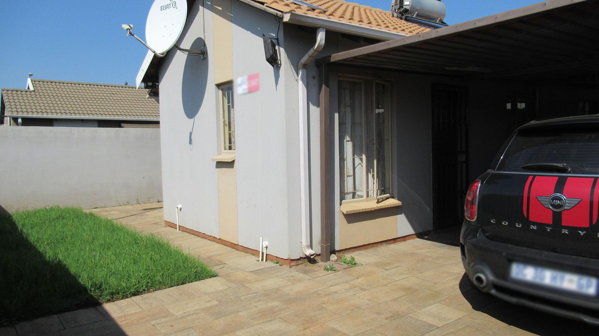 Front View of property in Sky City