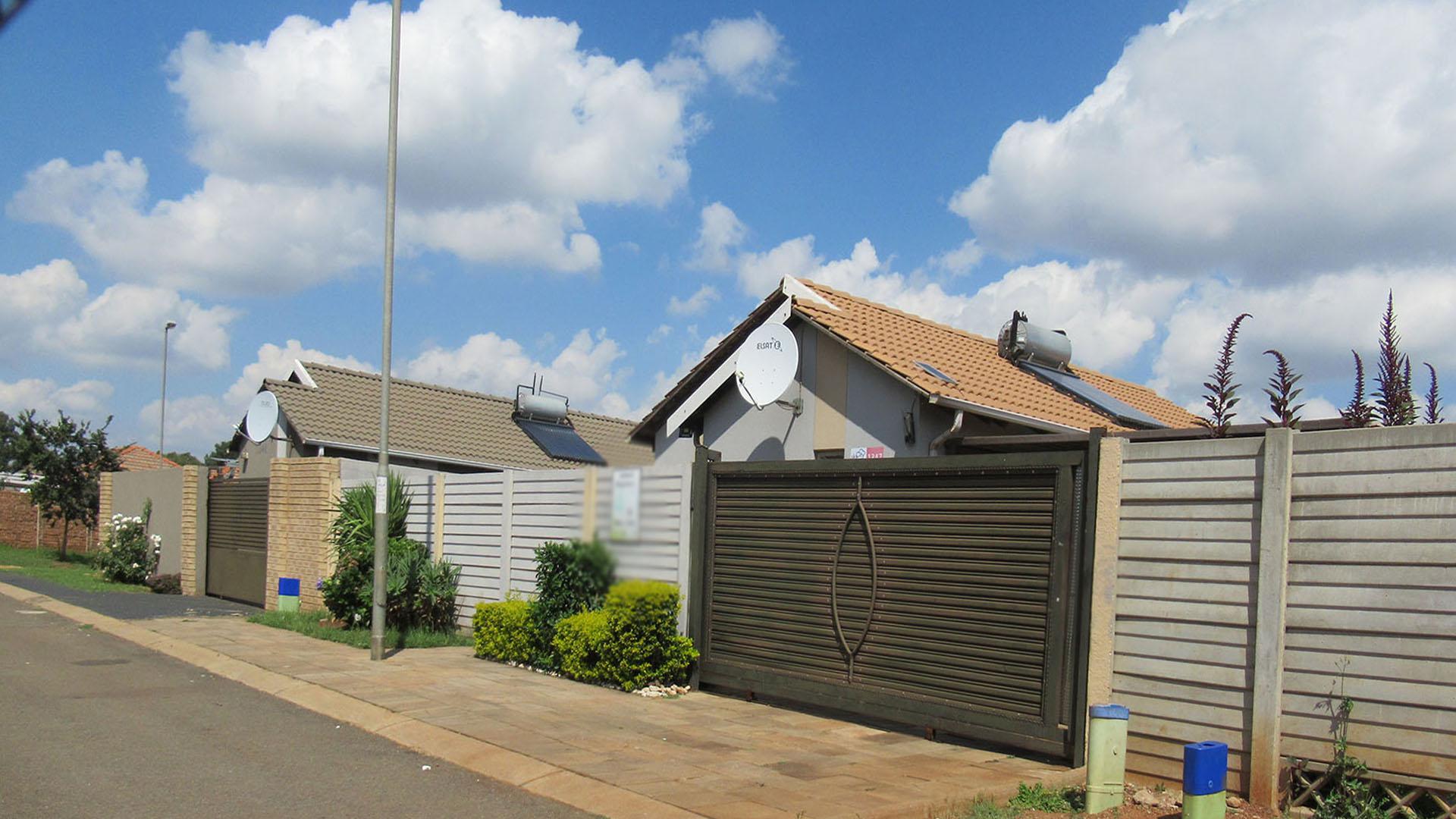 Front View of property in Sky City