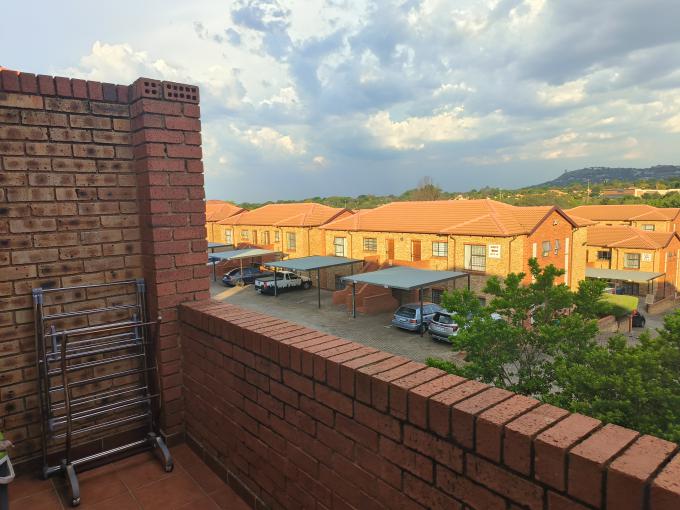 2 Bedroom Apartment for Sale For Sale in Weltevreden Park - MR708821