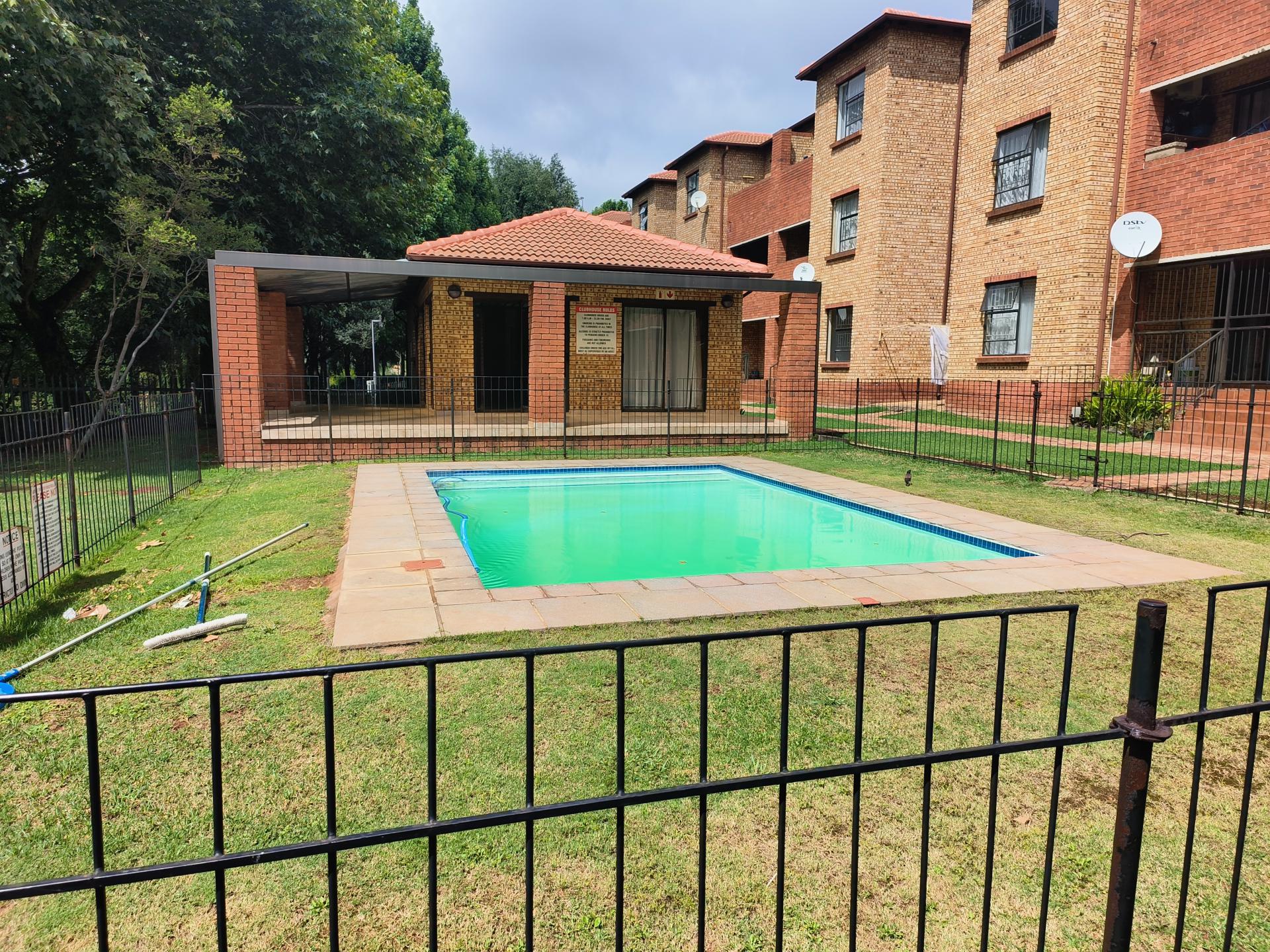  of property in Weltevreden Park