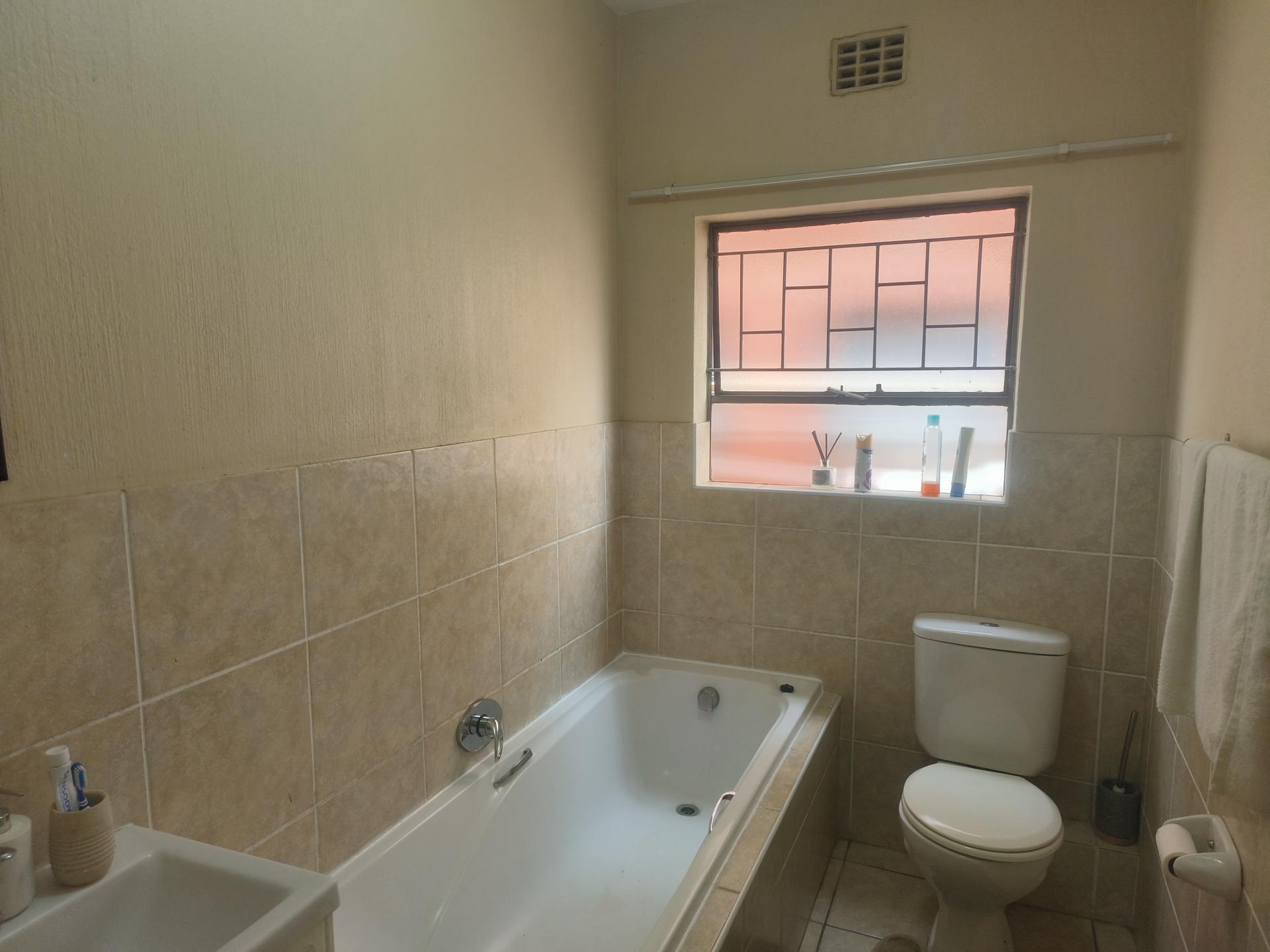  of property in Weltevreden Park