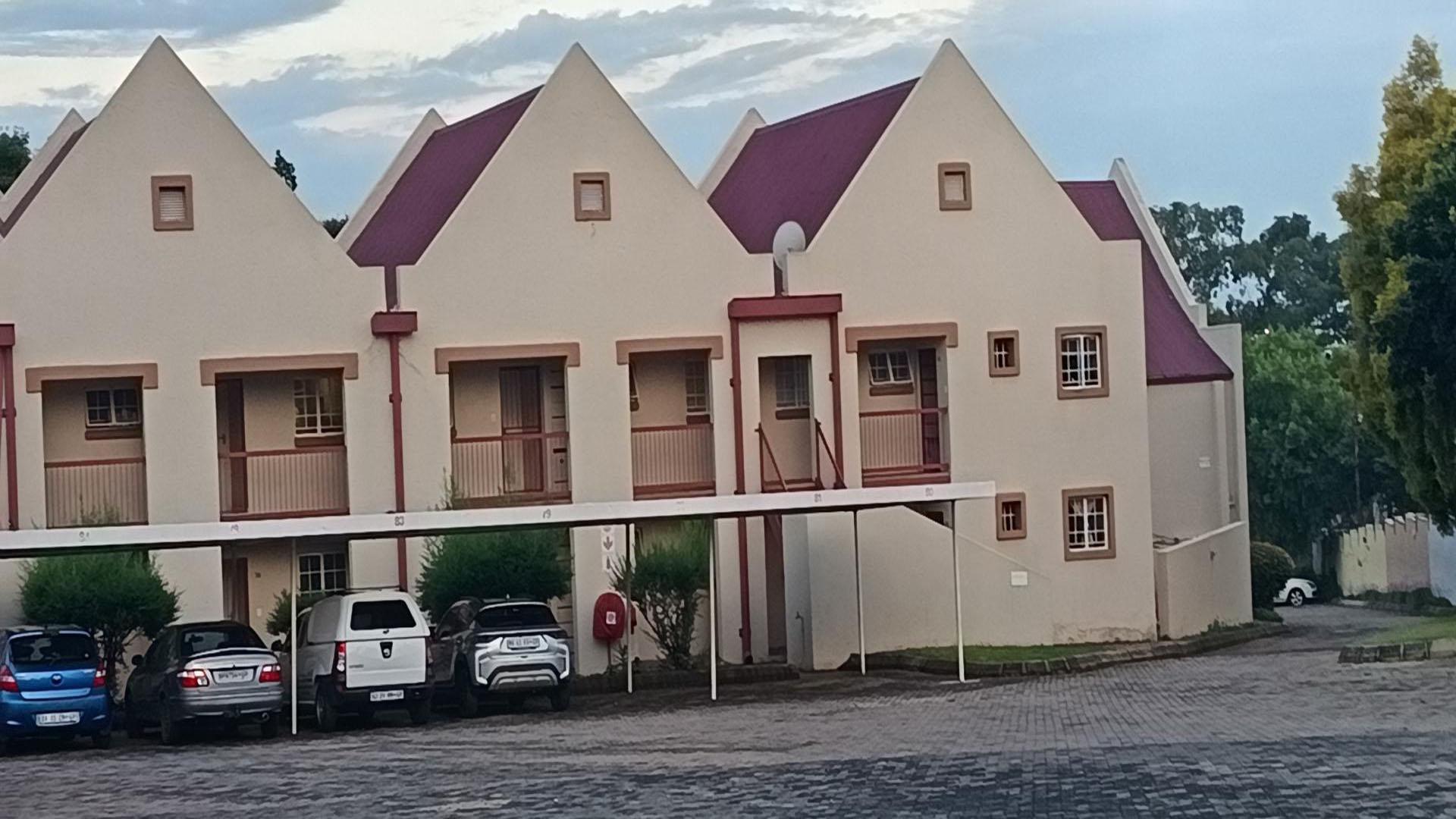 Front View of property in Noordwyk