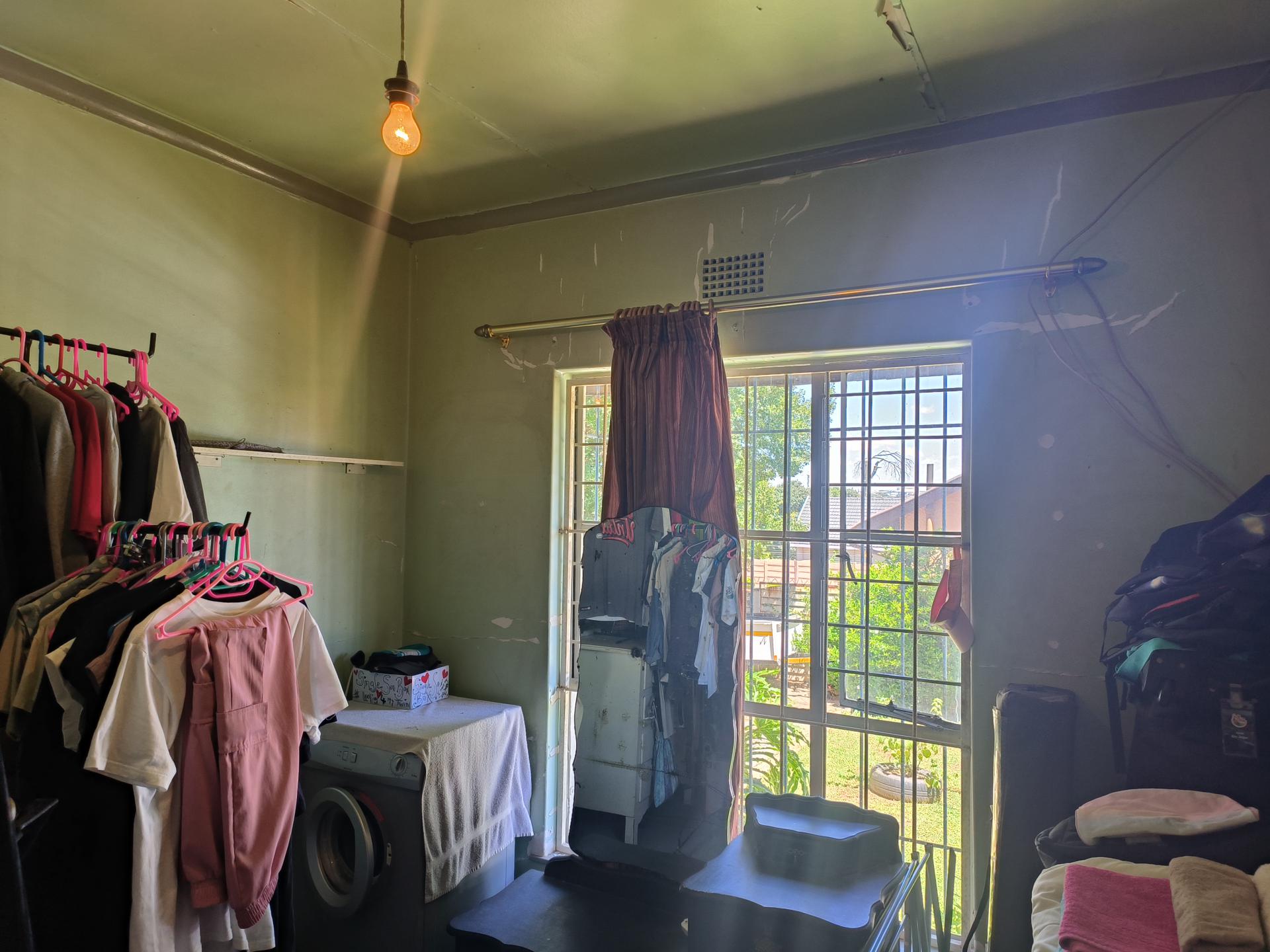  of property in Wilropark