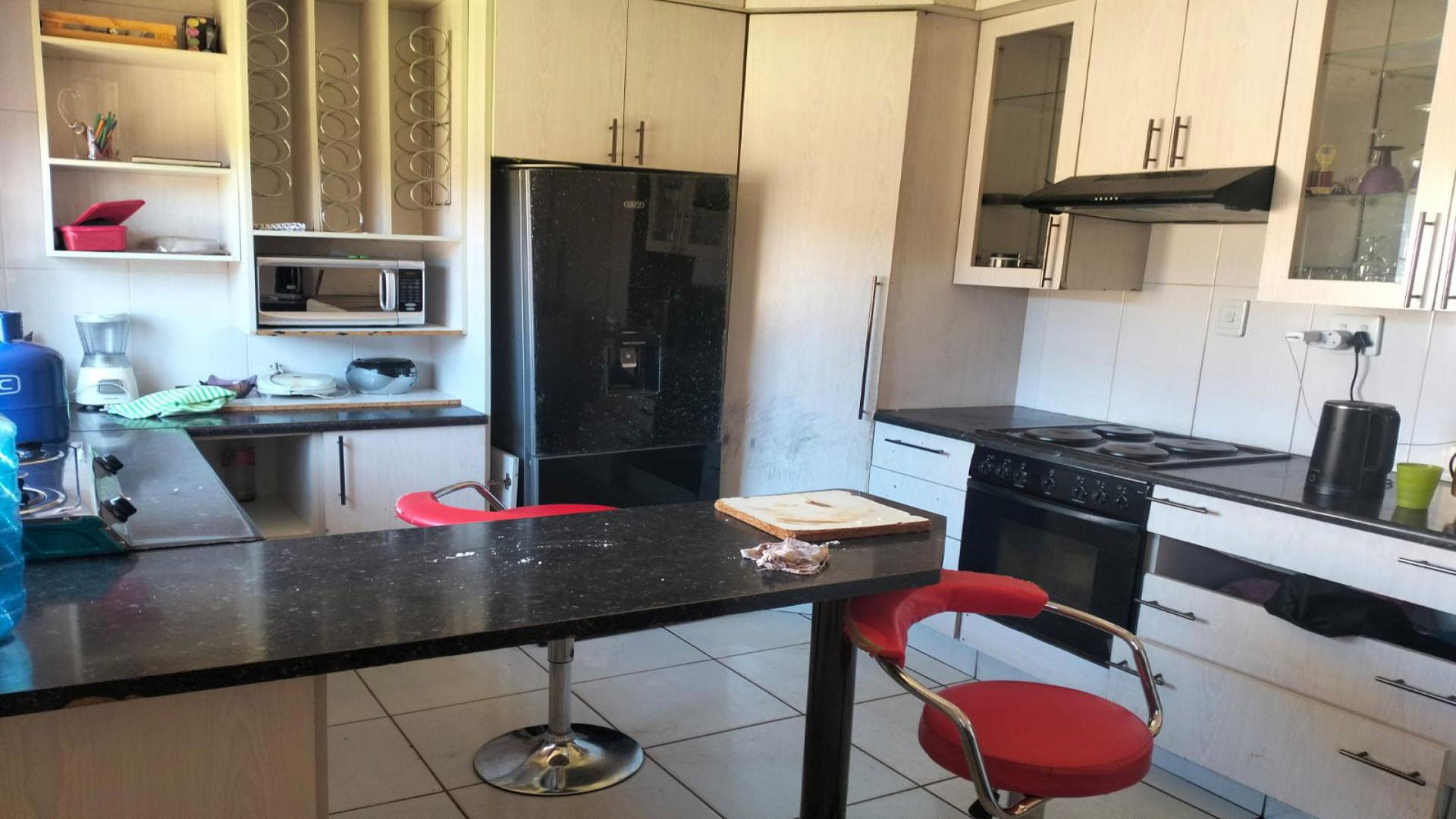 Kitchen of property in Klipspruit West