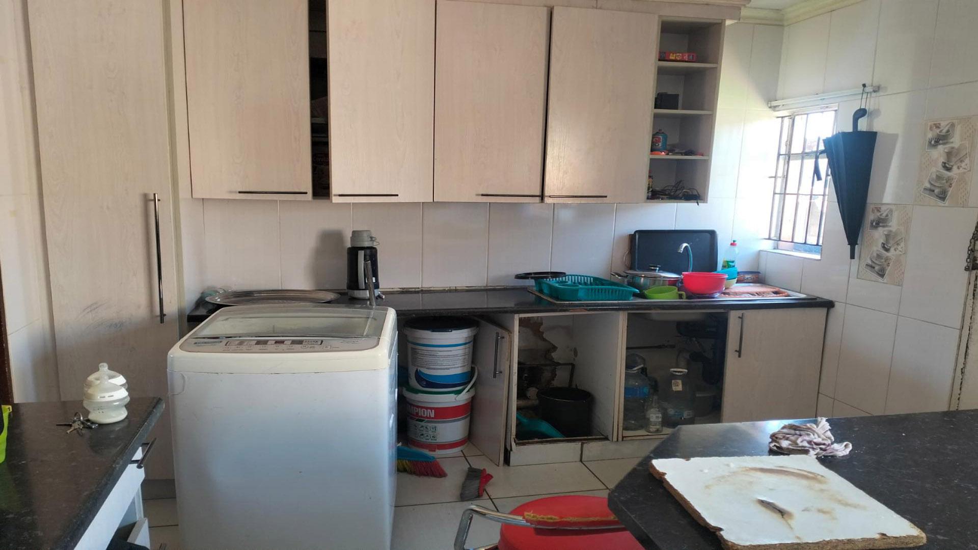 Kitchen of property in Klipspruit West
