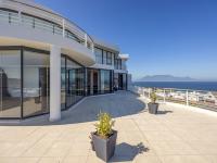  of property in Bloubergstrand