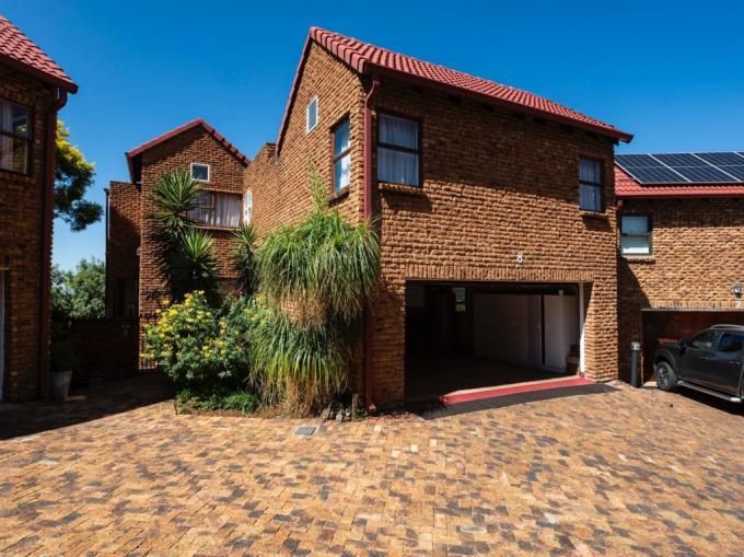 4 Bedroom Simplex for Sale For Sale in Bassonia - MR708866