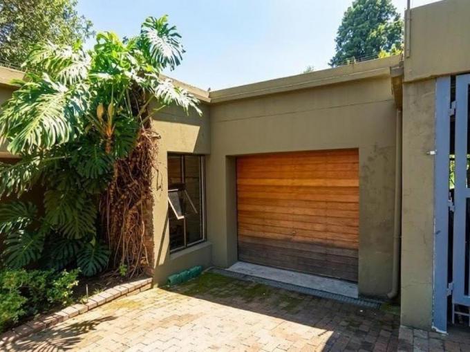 6 Bedroom House for Sale For Sale in Morningside Manor - MR708909