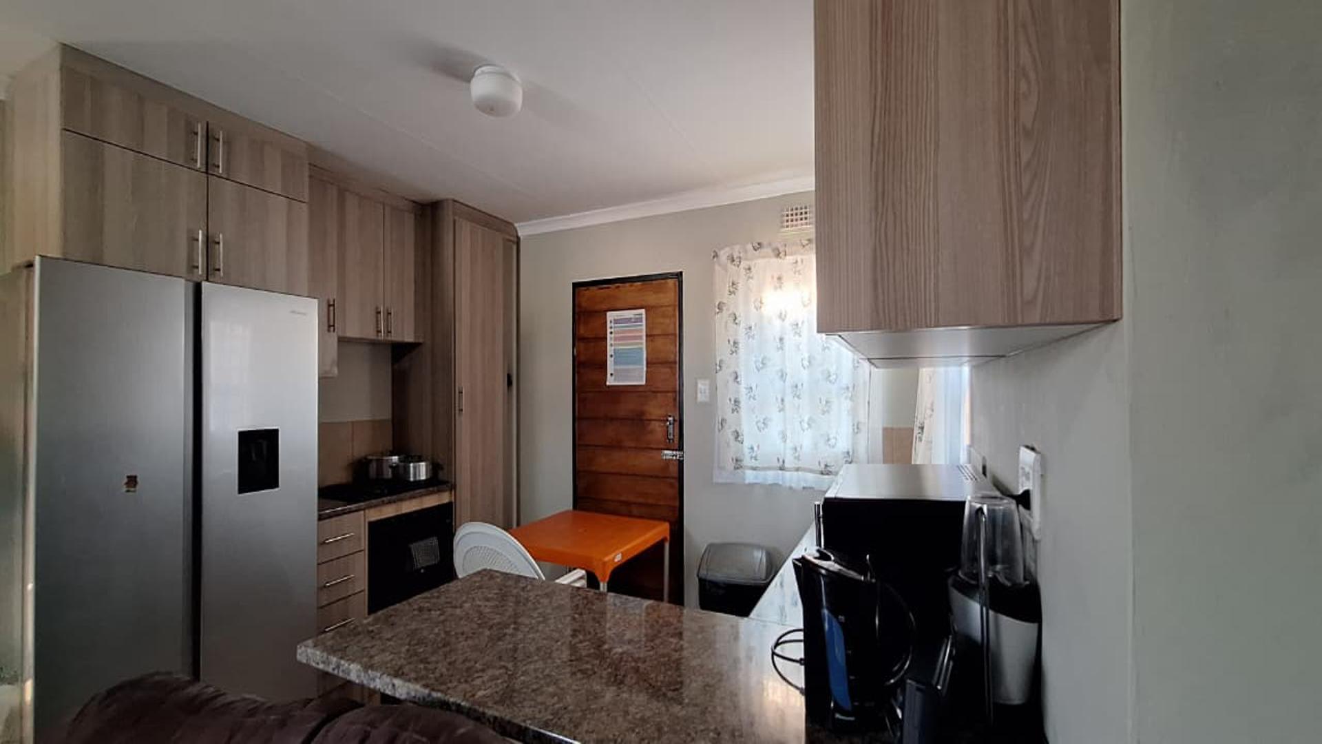 Kitchen - 34 square meters of property in Protea Glen