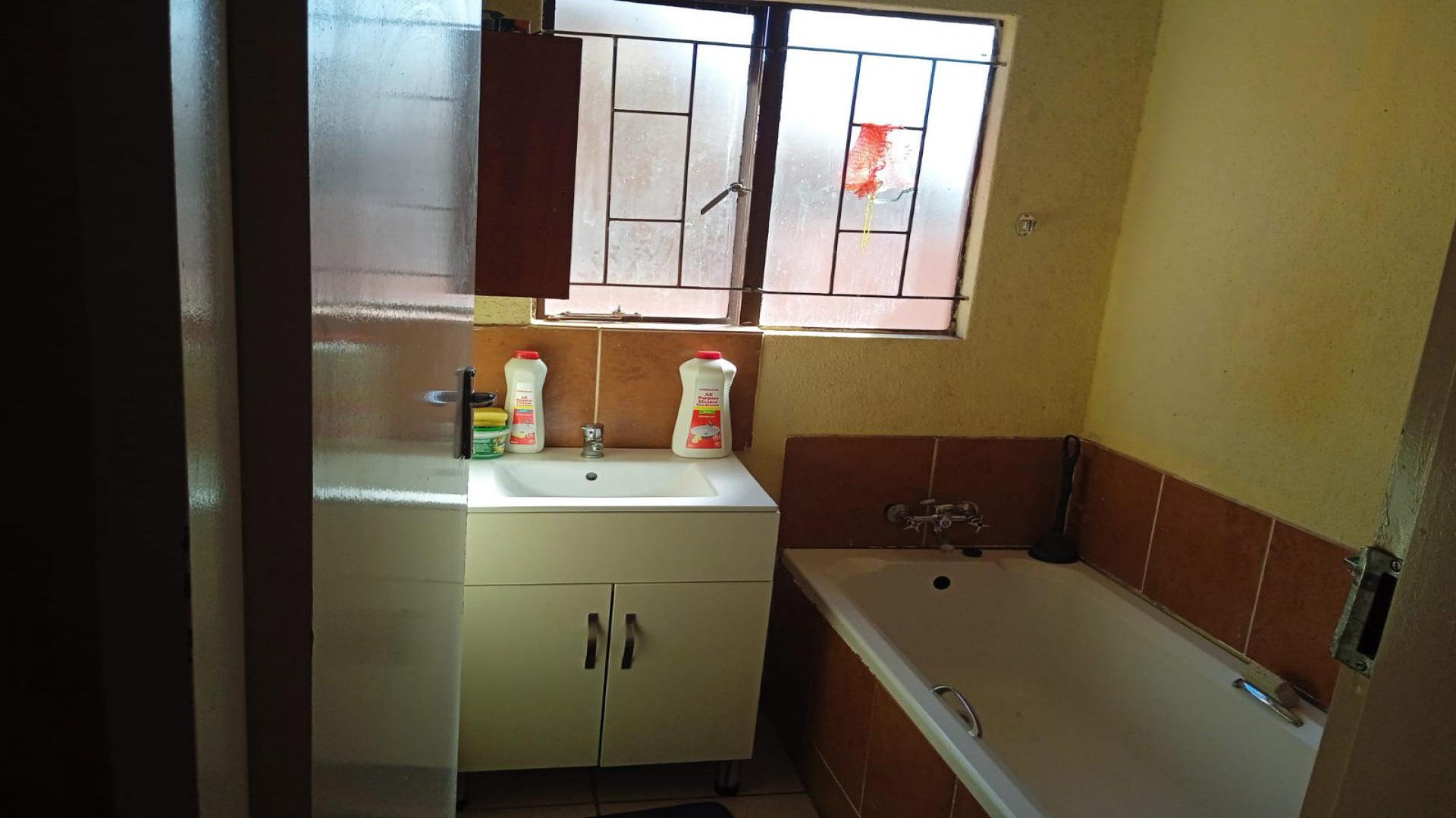 Bathroom 2 of property in Soshanguve East