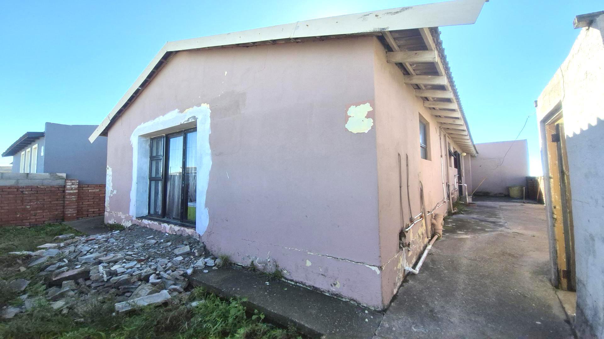 Backyard of property in Motherwell