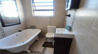 Bathroom 1 of property in Motherwell