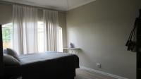 Main Bedroom - 23 square meters of property in Corlett Gardens