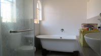 Main Bathroom - 7 square meters of property in Corlett Gardens