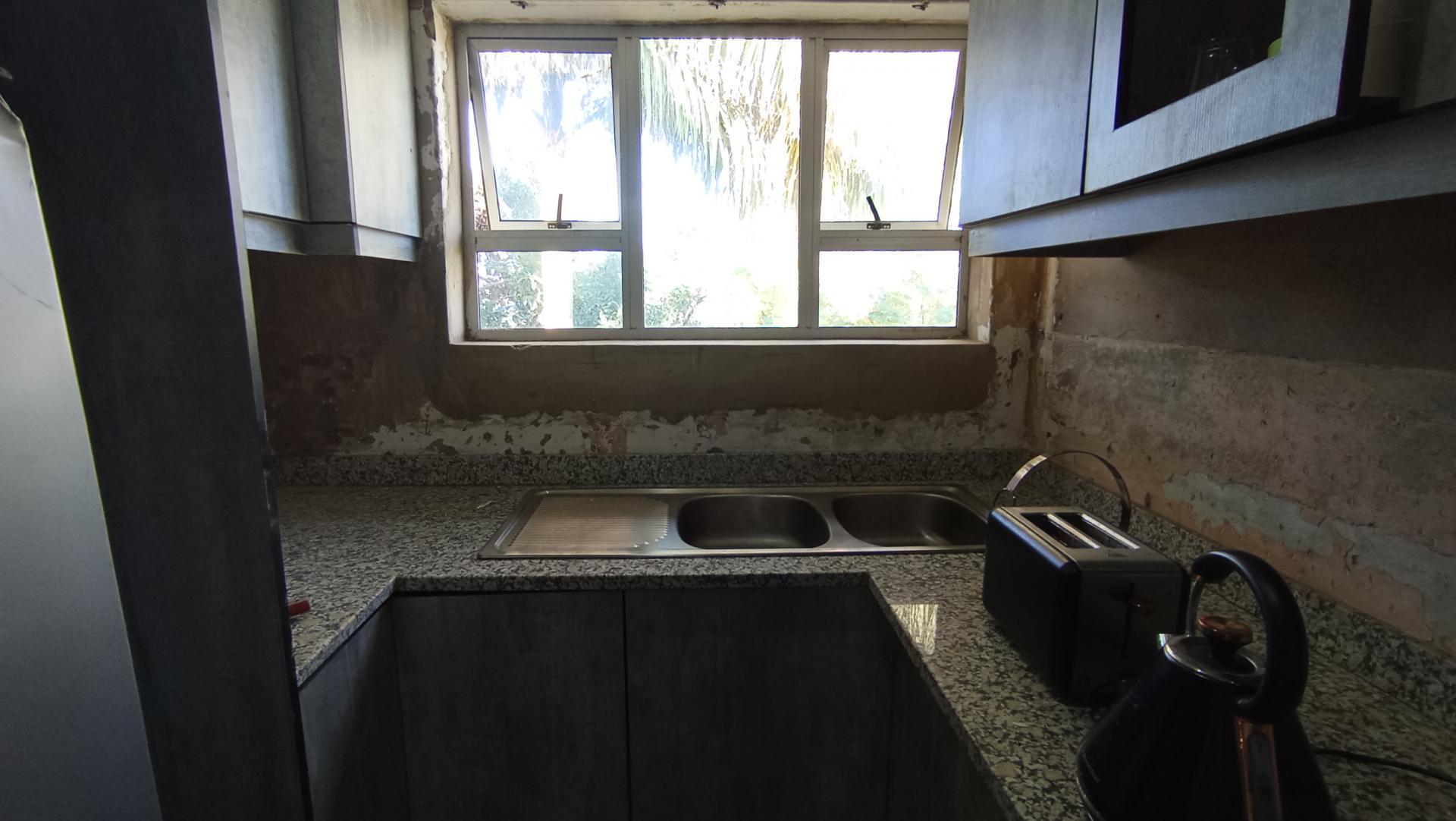 Kitchen - 23 square meters of property in Mount Vernon 