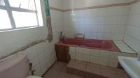 Bathroom 1 - 6 square meters of property in Mount Vernon 