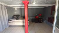 Bed Room 2 - 24 square meters of property in Mount Vernon 