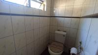 Bathroom 2 - 2 square meters of property in Mount Vernon 