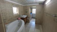 Bathroom 3+ - 5 square meters of property in Mount Vernon 