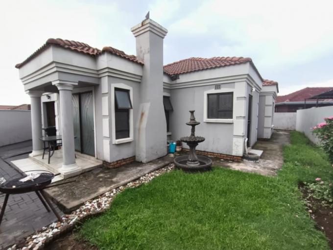 3 Bedroom House for Sale For Sale in Roodekop - MR708986