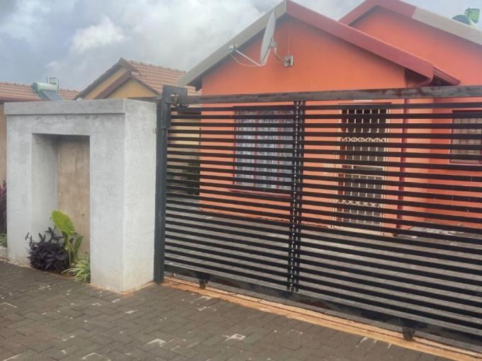 3 Bedroom House to Rent in Soshanguve - Property to rent - MR709004