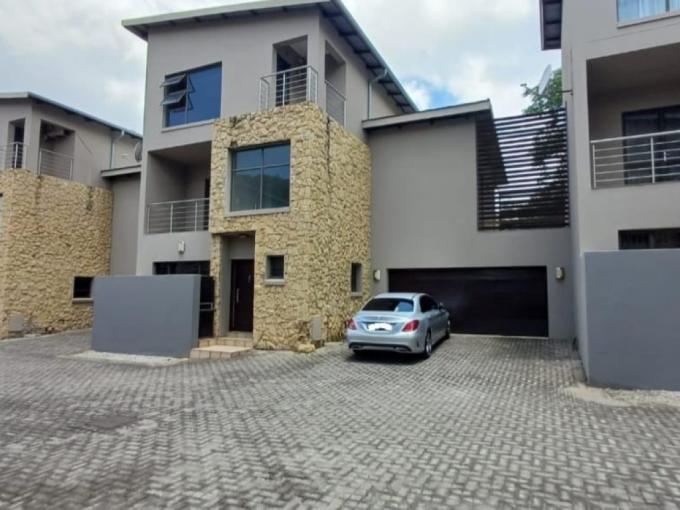 3 Bedroom Simplex for Sale For Sale in Sandton - MR709020
