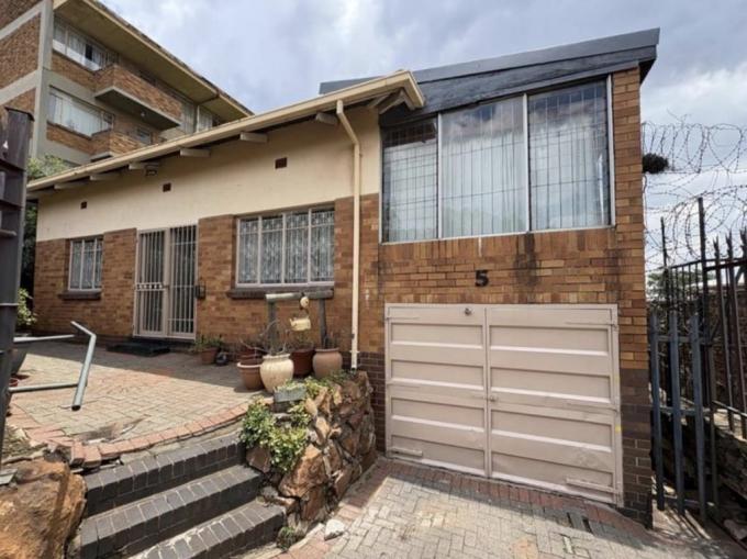 3 Bedroom House for Sale For Sale in Rosettenville - MR709028