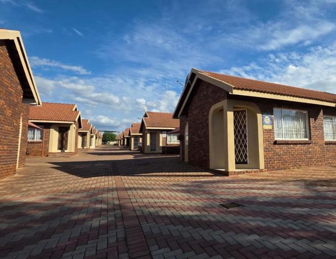 3 Bedroom Sectional Title for Sale For Sale in Bendor Park - MR709033