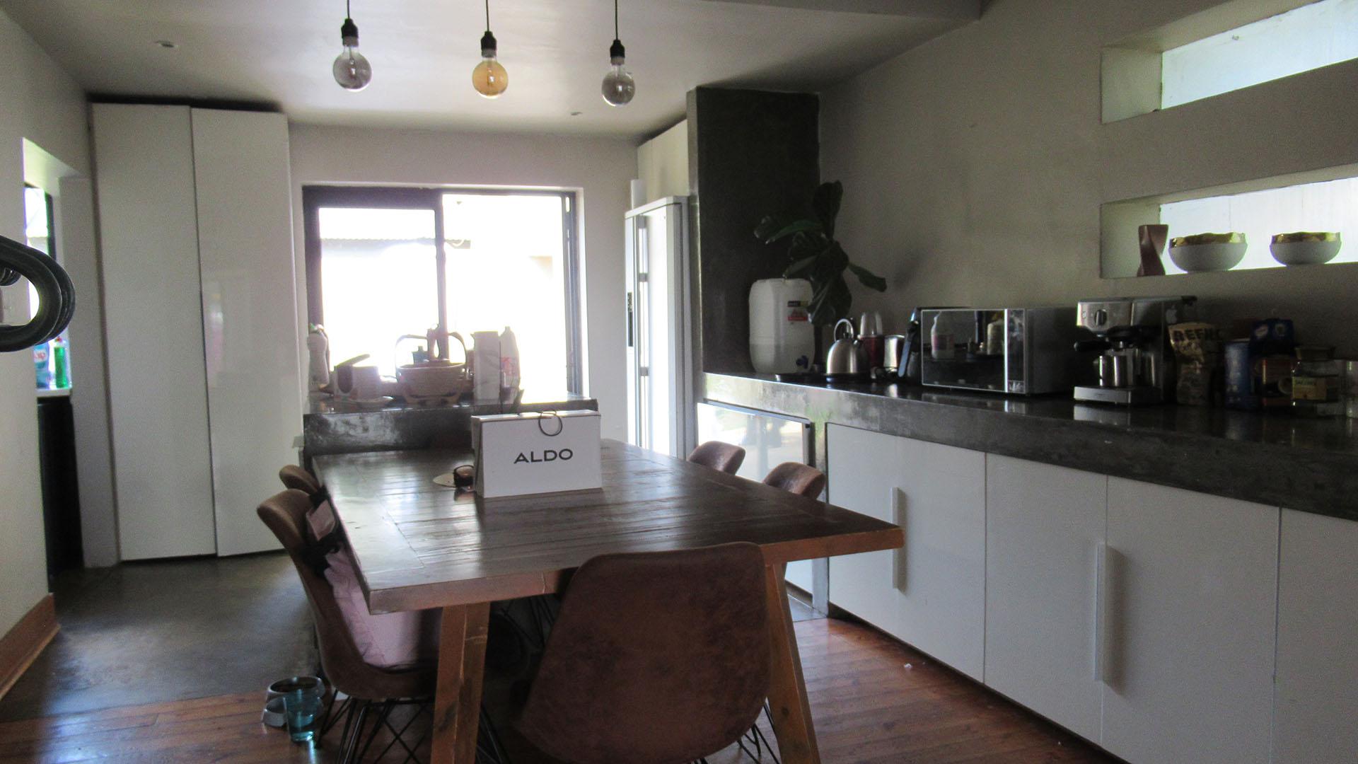 Dining Room of property in Melville