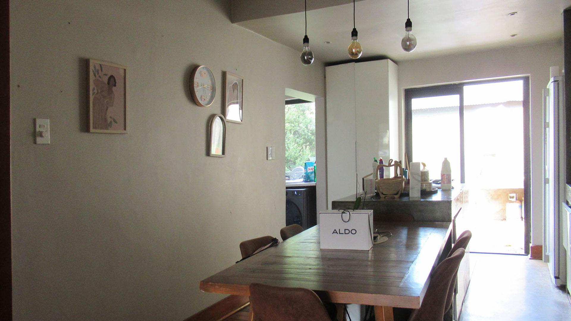 Dining Room of property in Melville