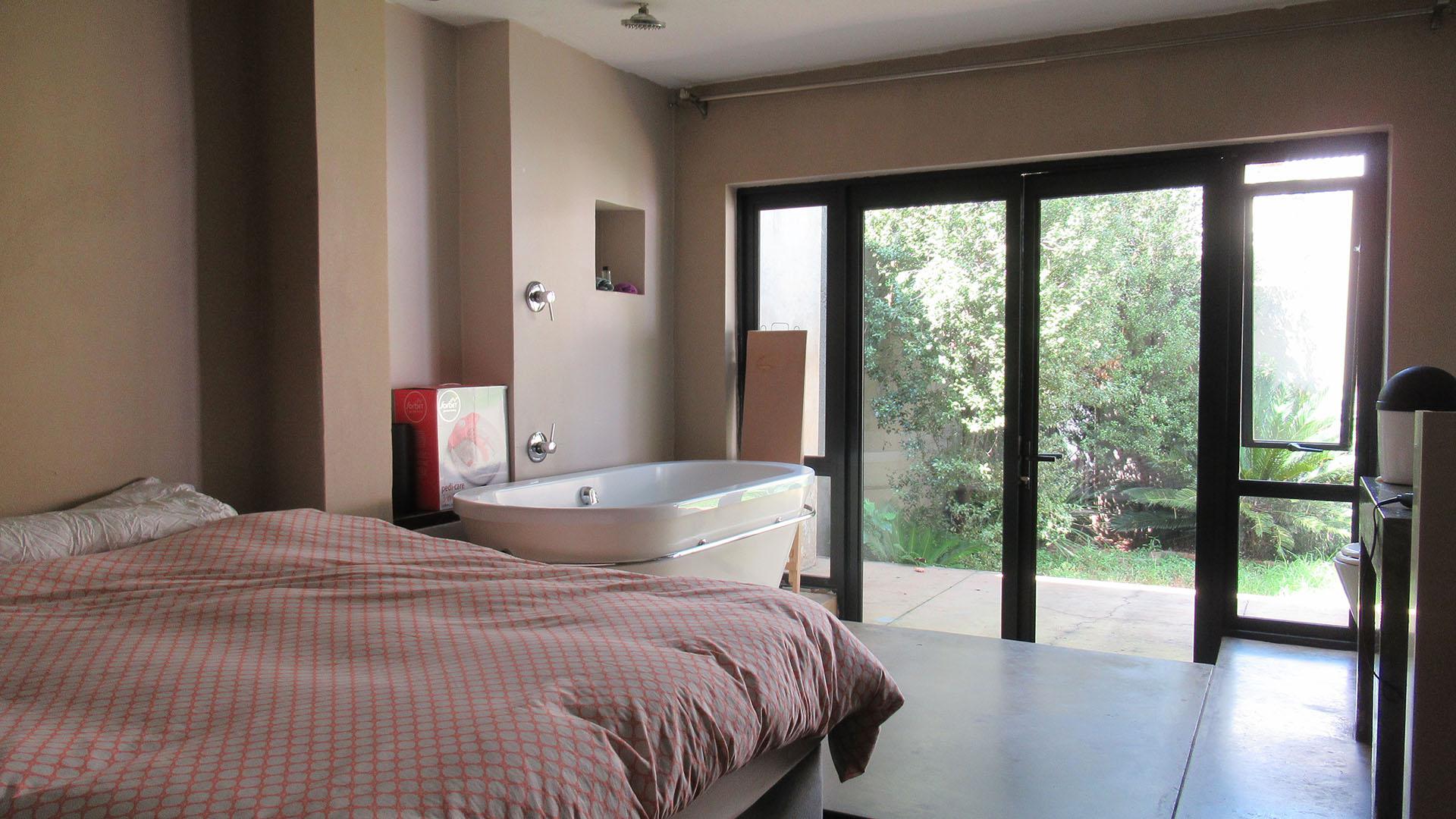 Main Bedroom - 15 square meters of property in Melville