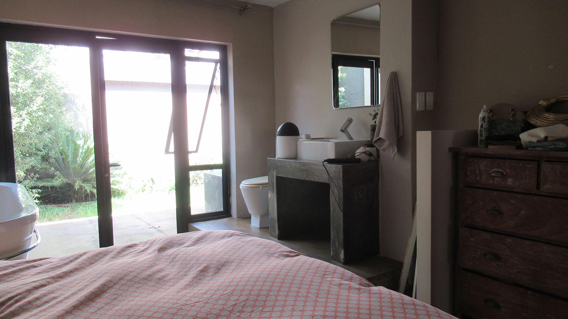 Main Bedroom - 15 square meters of property in Melville