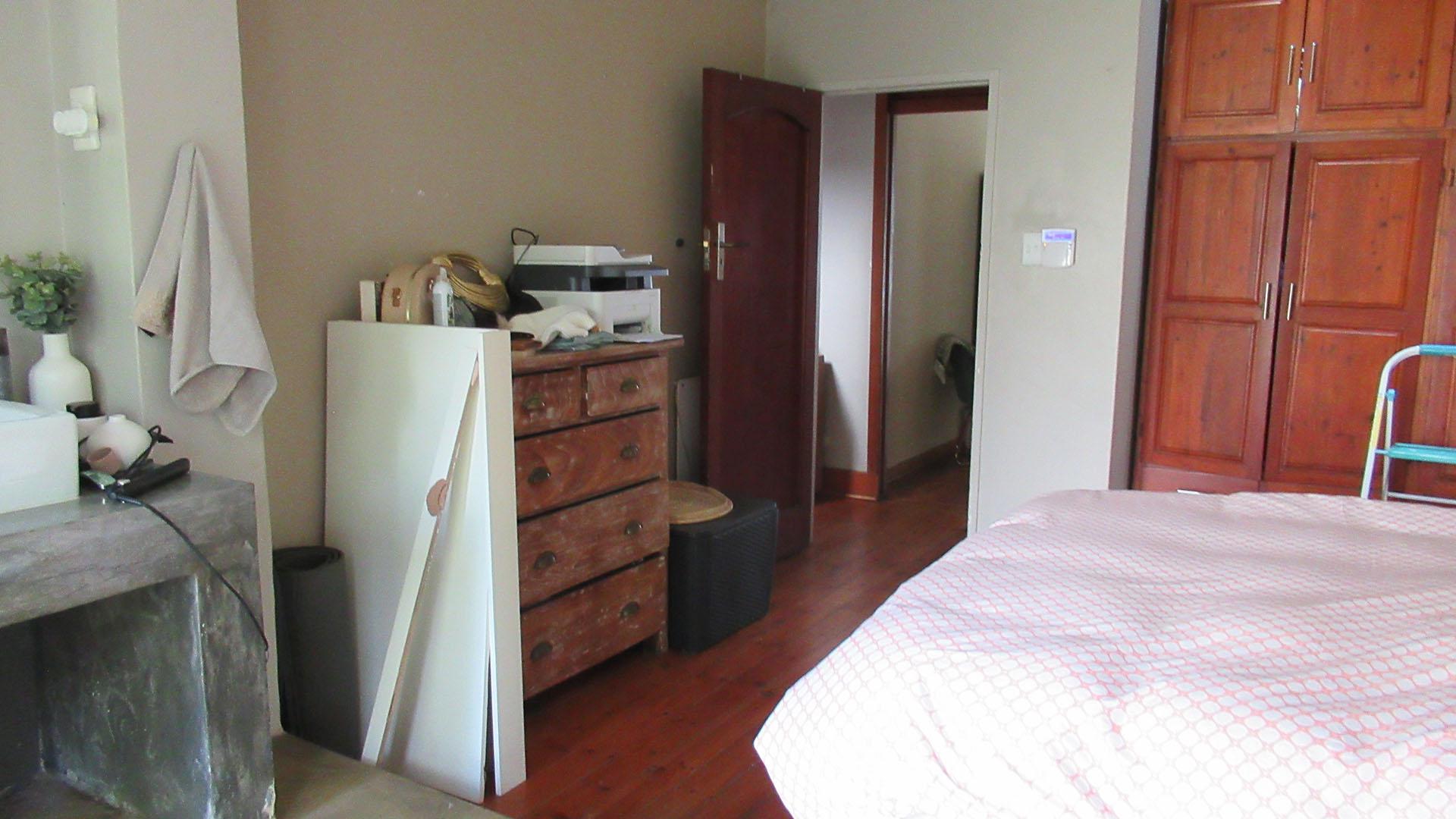 Main Bathroom - 7 square meters of property in Melville