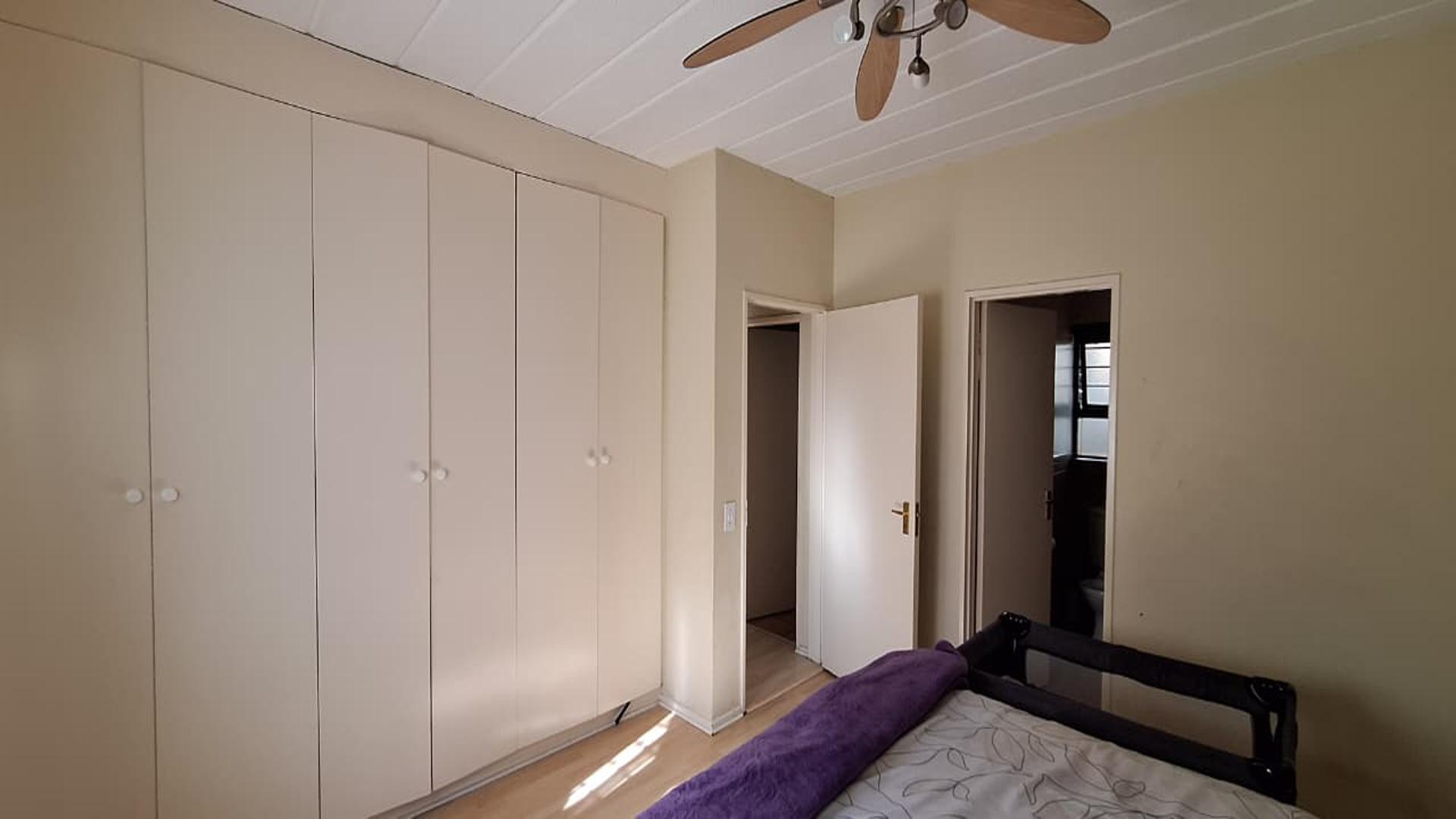 Main Bedroom - 15 square meters of property in Douglasdale