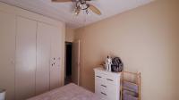 Bed Room 1 - 14 square meters of property in Douglasdale
